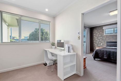 Photo of property in 1 Woodridge Drive, Stanmore Bay, Whangaparaoa, 0932