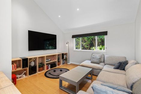 Photo of property in 6 Wainoni Avenue, Point Chevalier, Auckland, 1022