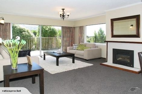 Photo of property in 4 South Street, Tawa, Wellington, 5028