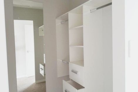 Photo of property in 16 Takutai Avenue, Bucklands Beach, Auckland, 2012