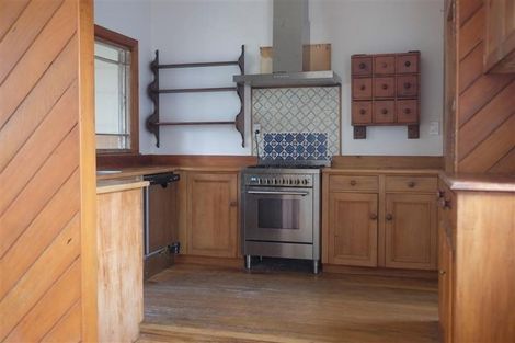 Photo of property in 90 Pendarves Street, New Plymouth, 4310