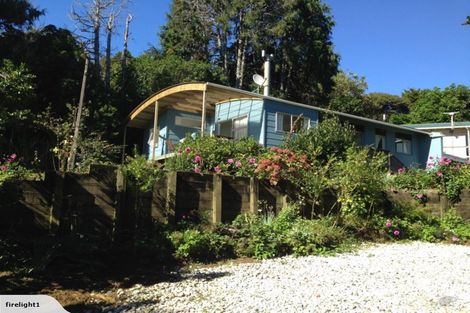 Photo of property in 95 Cornwallis Road, Cornwallis, Auckland, 0604