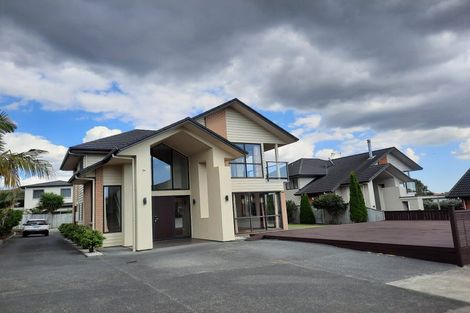 Photo of property in 21 Fairbairn Place, East Tamaki Heights, Auckland, 2016