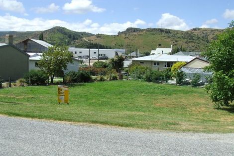 Photo of property in 131 Branxholm Street, Roxburgh, 9500