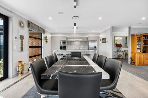 Photo of property in 18 Manurau Crescent, Merrilands, New Plymouth, 4312