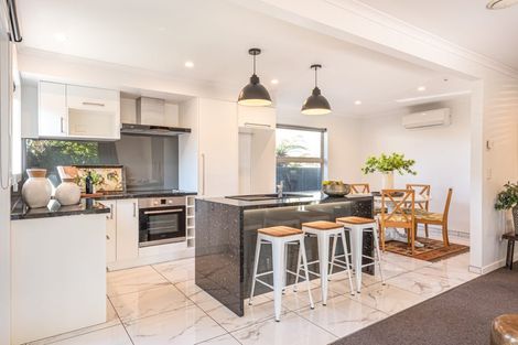 Photo of property in 1/2 Sarabande Avenue, Redwood, Christchurch, 8051