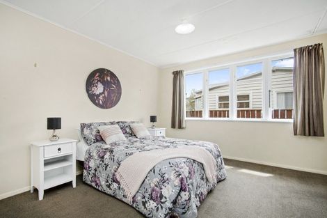 Photo of property in 11 Davis Crescent, Elderslea, Upper Hutt, 5018