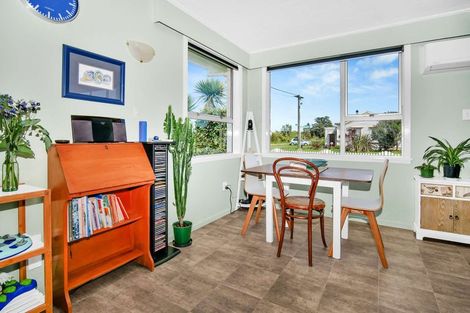 Photo of property in 11 Ballance Street, Westport, 7825