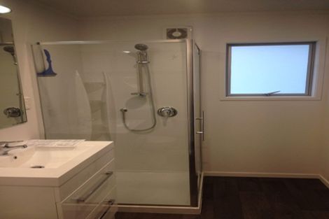 Photo of property in 3/42 Manuka Road, Glenfield, Auckland, 0629