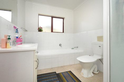Photo of property in 15 Dole Place, Mangere, Auckland, 2022