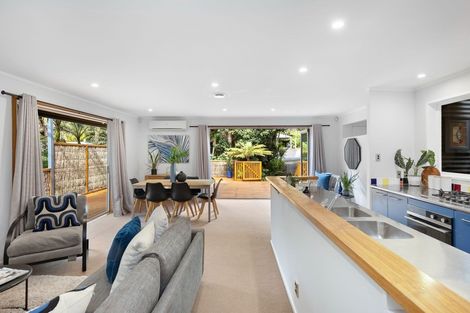 Photo of property in 47 Wood Bay Road, Titirangi, Auckland, 0604