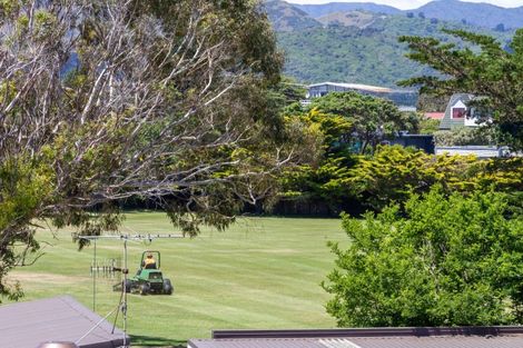 Photo of property in 2 Bermuda Grove, Paraparaumu Beach, Paraparaumu, 5032