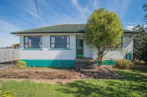Photo of property in 72 Kelman Road, Kelston, Auckland, 0602