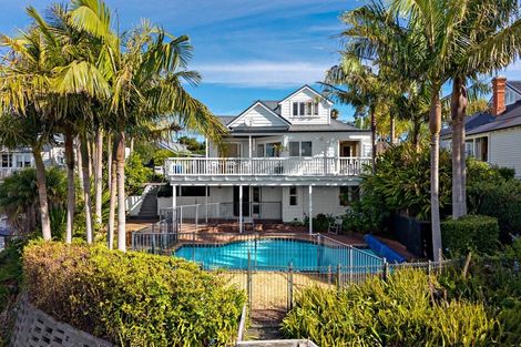 Photo of property in 46 Waterview Road, Stanley Point, Auckland, 0624