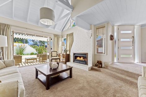 Photo of property in 31 Milford Road, Milford, Auckland, 0620