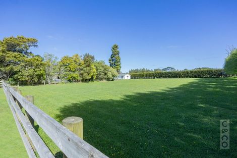 Photo of property in 11 Taupaki Road, Taupaki, 0782