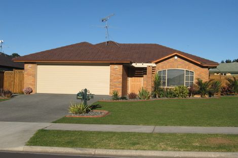 Photo of property in 12 Greta Banks Place, Wattle Downs, Auckland, 2103
