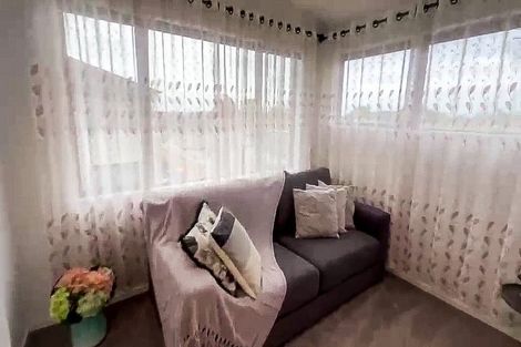 Photo of property in 43c Beach Road, Pahurehure, 2113