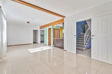 Photo of property in 15 Catalina Crescent, Forrest Hill, Auckland, 0620