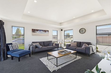 Photo of property in 10 Shillingford Boulevard, Rolleston, 7615