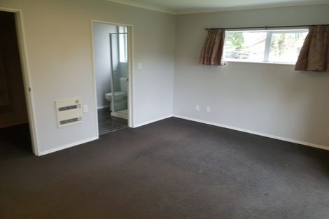 Photo of property in 8 Saunders Place, Redwood, Christchurch, 8051