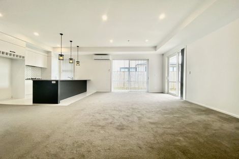Photo of property in 71 Hayfield Way, Karaka, Papakura, 2113
