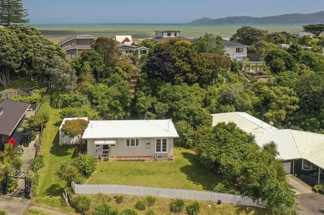 Photo of property in 21 Renown Road, Raumati South, Paraparaumu, 5032