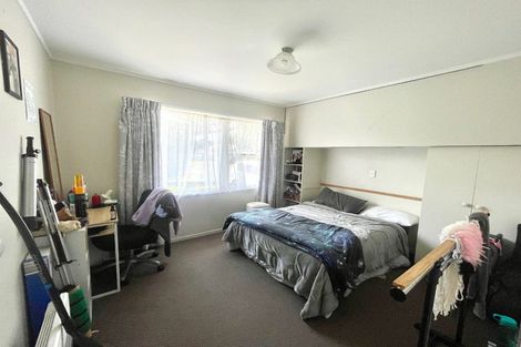 Photo of property in 17 Blanes Road, Weymouth, Auckland, 2103