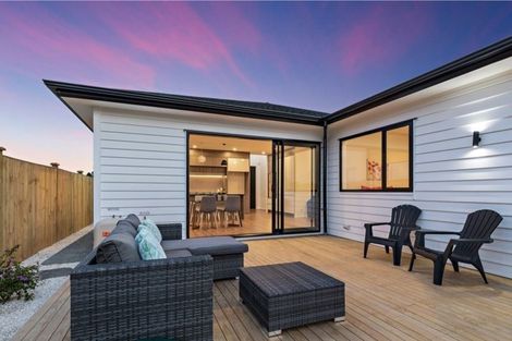 Photo of property in 4 Vinistra Road, Kumeu, 0810