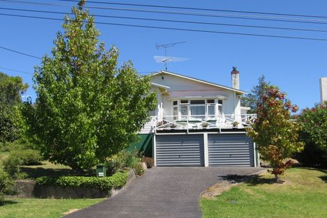 Photo of property in 18 Aorangi Place, Birkenhead, Auckland, 0626