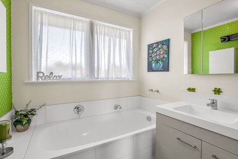 Photo of property in 34 Herbert Avenue, Cloverlea, Palmerston North, 4412