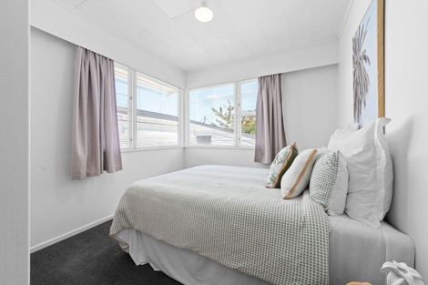 Photo of property in 15 Kensington Place, Fairfield, Hamilton, 3214