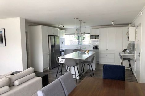 Photo of property in 1/34 Uxbridge Road, Mellons Bay, Auckland, 2014