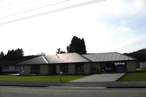 Photo of property in 67 Buller Road, Reefton, 7830