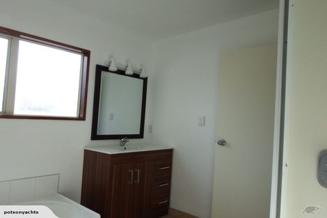 Photo of property in 5 Alfred Street, Northcote Point, Auckland, 0627