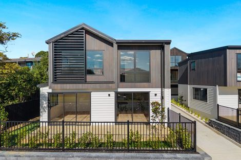 Photo of property in 10a Prince Regent Drive, Half Moon Bay, Auckland, 2012