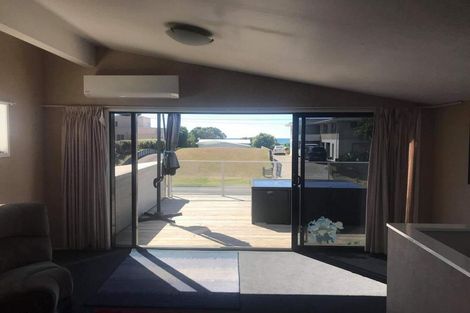 Photo of property in 1032a Papamoa Beach Road, Papamoa Beach, Papamoa, 3118