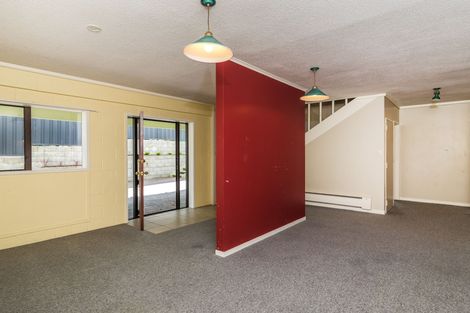 Photo of property in 2/8 Crowther Terrace, Waipahihi, Taupo, 3330