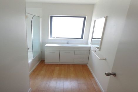 Photo of property in 17 Hassan Drive, Massey, Auckland, 0614