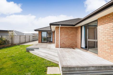 Photo of property in 8 Gibraltar Way, Fitzherbert, Palmerston North, 4410