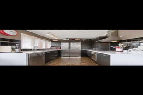 Photo of property in 94 Colwill Road, Massey, Auckland, 0614