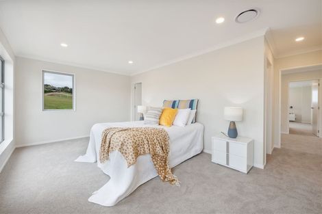 Photo of property in 3 Aklander Rise, Flat Bush, Auckland, 2019