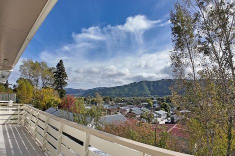 Photo of property in 22b Hillside Drive, Maoribank, Upper Hutt, 5018