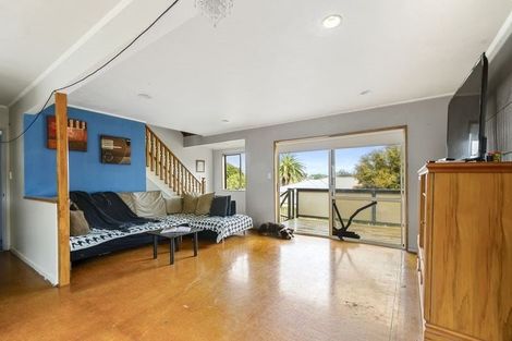Photo of property in 2/66 Birkdale Road, Birkdale, Auckland, 0626