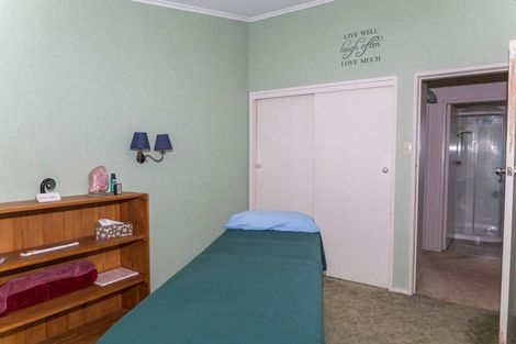 Photo of property in 8 Chamberlain Street, Dannevirke, 4930