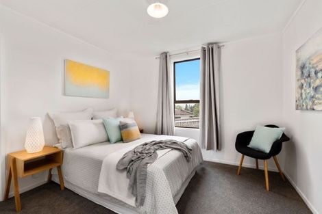 Photo of property in 15 Woodhouse Place, West Harbour, Auckland, 0618