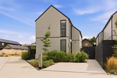 Photo of property in 33 Casterway Crescent, Jacks Point, 9371