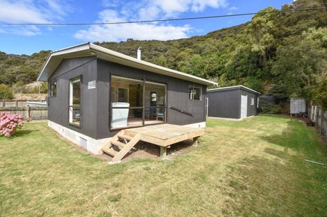 Photo of property in 25 Riverside Road, Taieri Mouth, Brighton, 9091