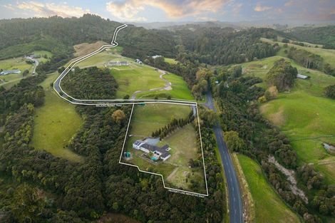 Photo of property in 1 Ngaire Close, Wainui, Silverdale, 0994