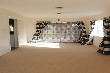 Photo of property in 31 Maurice Borich Place, Henderson, Auckland, 0610